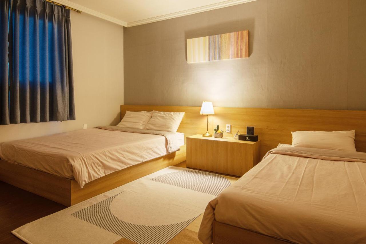 Ellui Hotel Чеджудо Экстерьер фото