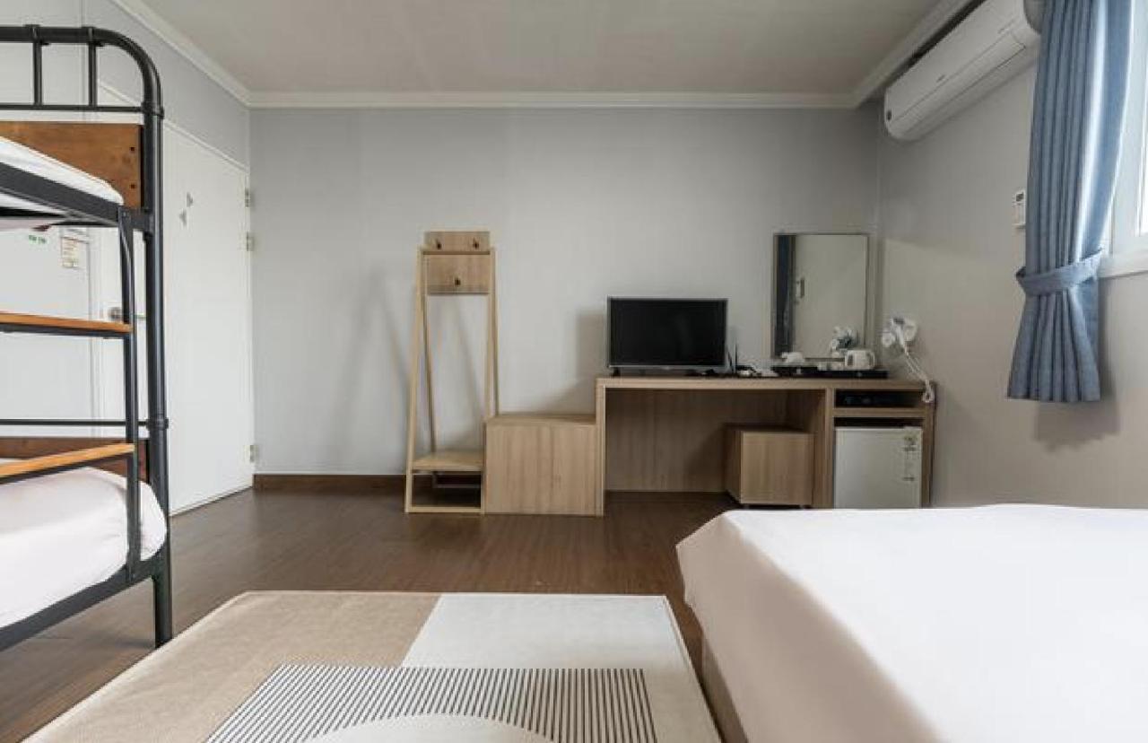 Ellui Hotel Чеджудо Экстерьер фото
