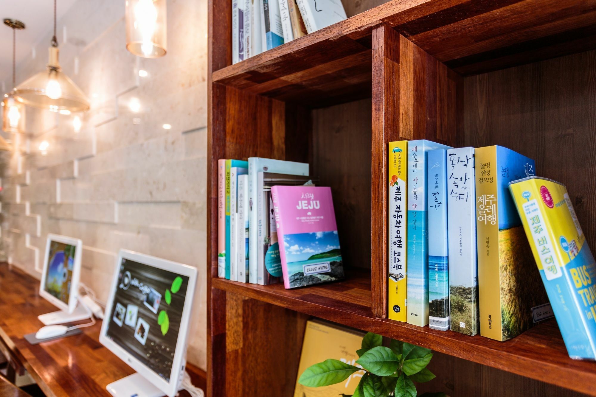 Ellui Hotel Чеджудо Экстерьер фото